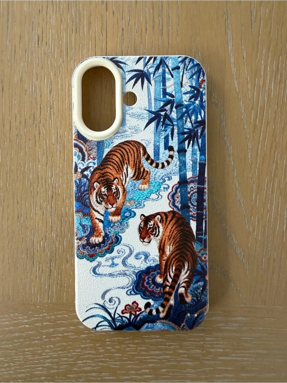🆕 💙 Tiger & Blue Bamboo iPhone 17 Case